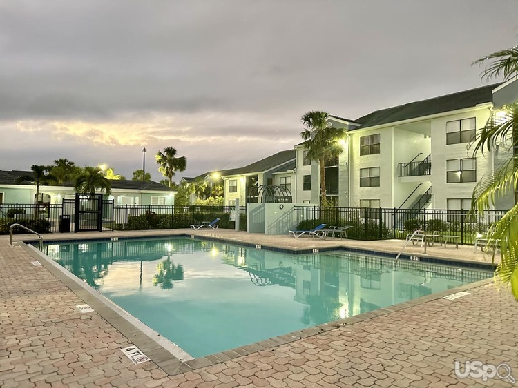 Florida Dream: Stylish Condo with Resort Amenities!