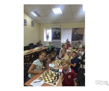 Bortniks School of Chess. Шахматная школа в Майами.